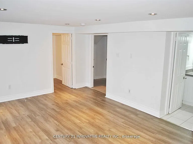 985 Victoria Park Ave #BSMT STUDIO SPACE — Photo 3