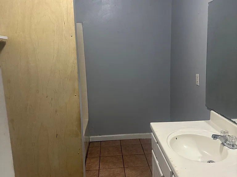 500 W Ripley Ave — Photo 15