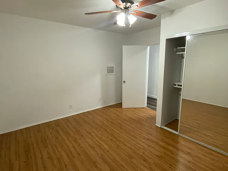 420 Oakland Ave — Photo 2