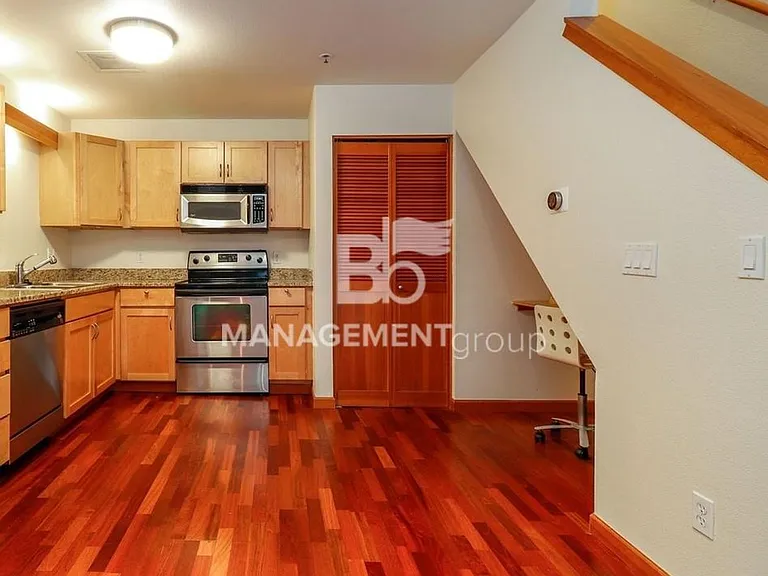 720 NW Naito Pkwy #D23 — Photo 9
