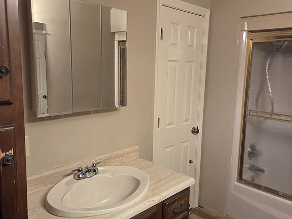 2nd image of 267 Ridge Rd #2