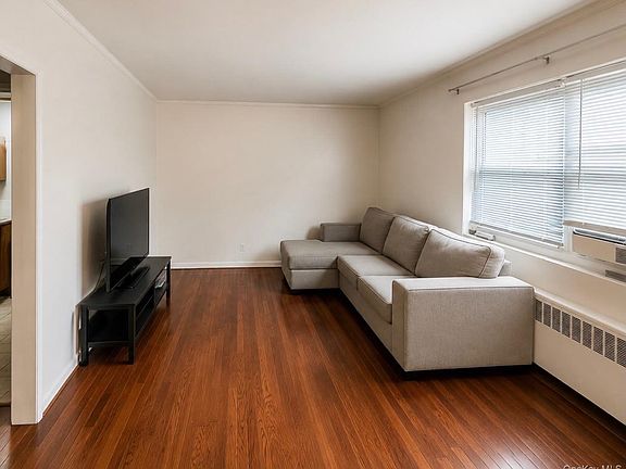 2nd image of 233-14 131st Avenue #Lower