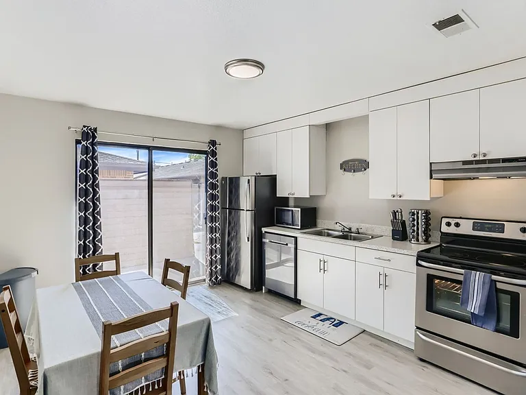 Flats at 9th Avenue — Photo 6