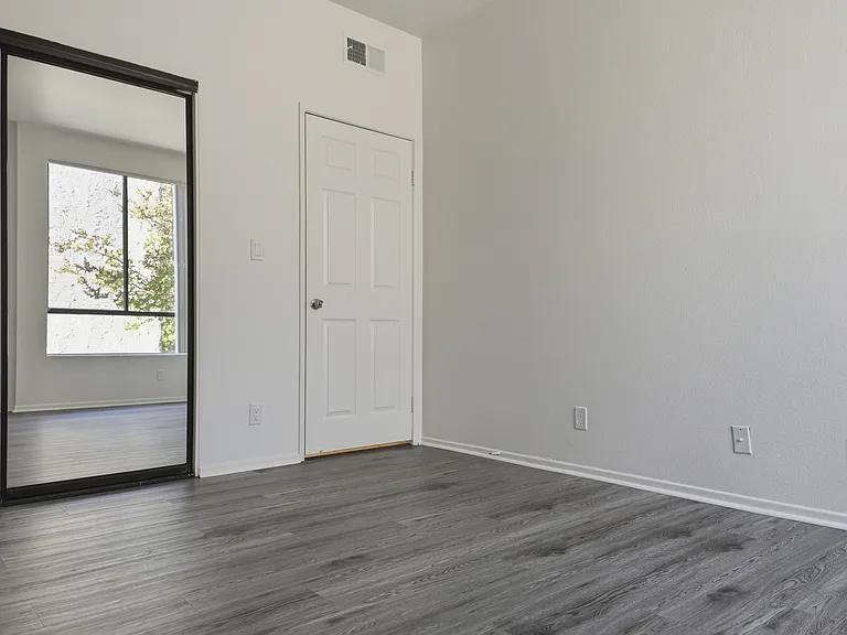 4343 Whitsett Ave #201 — Photo 3
