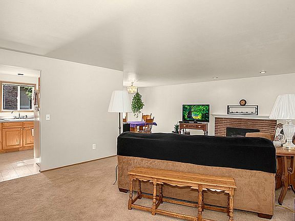 3rd image of 2527 200th Ave SE