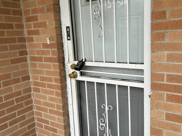 35651 Beverly Rd, Romulus, MI 48174