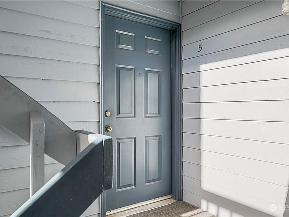 5th image of 103 Rockwell Avenue #A5