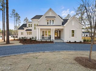 215 Hollycrest Dr, Pinehurst, NC 28374