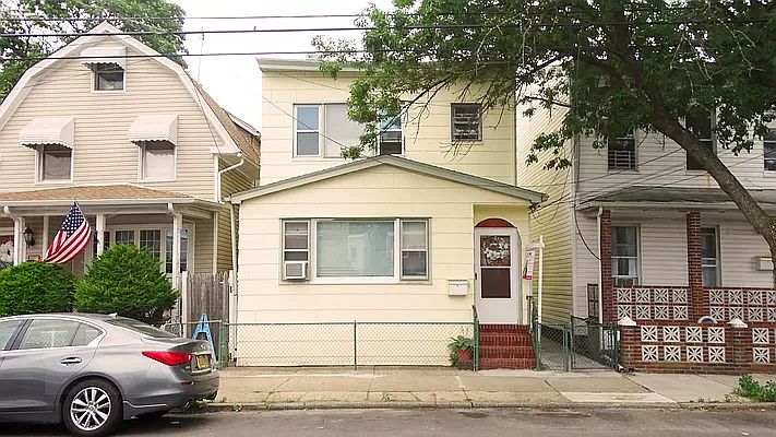 1st image of 9731 80th St