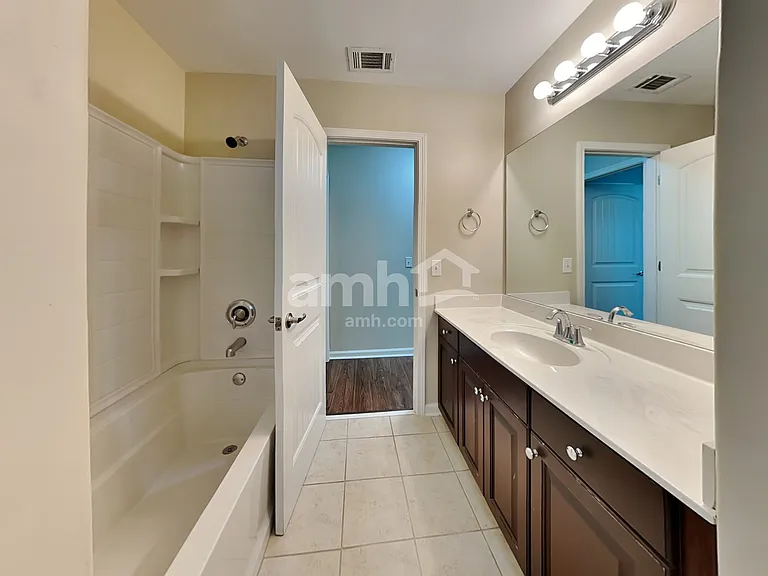 160 Grayson Ave — Photo 18
