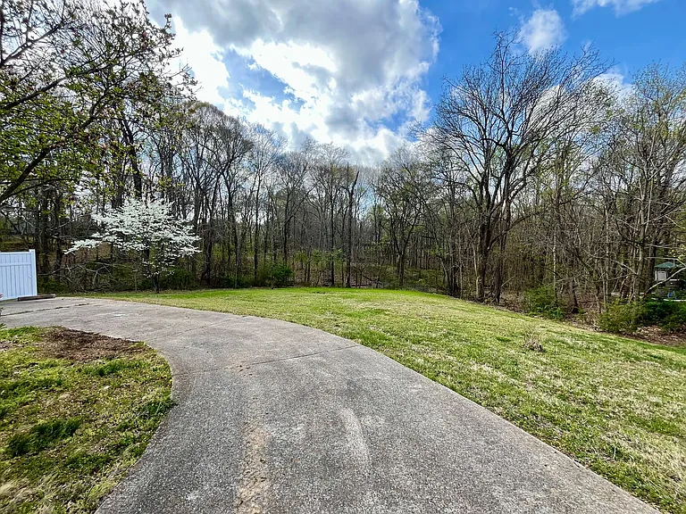 2950 Ashland City Rd — Photo 18