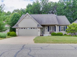 7772 Forest View Dr, Haslett, MI 48840