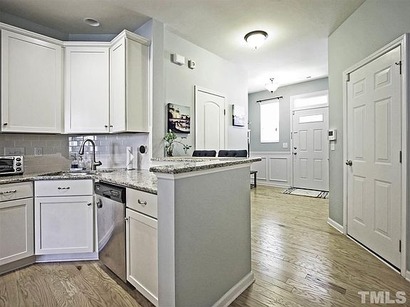 3rd image of 7230 Ladbrooke St