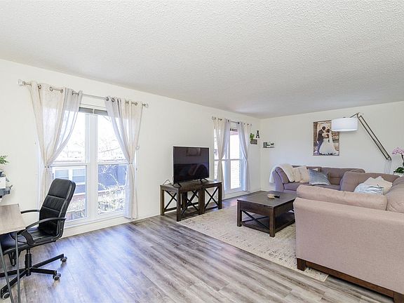 2nd image of 10423 Corbeil Dr