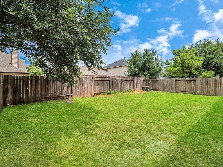 1914 Lenora Ct — Photo 42