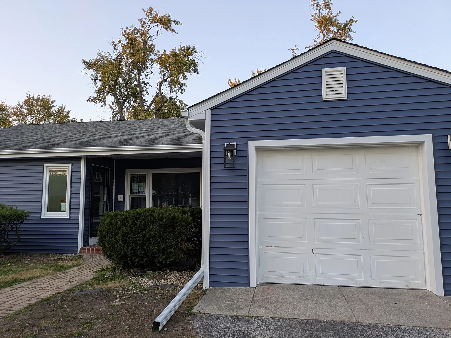 2117 Collett Ln — Photo 1