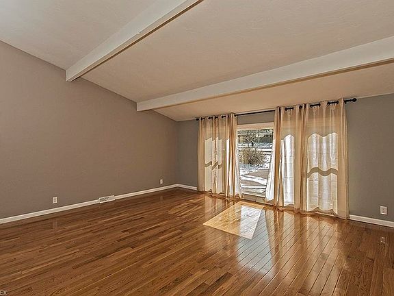 3rd image of 23245 Fairmount Blvd