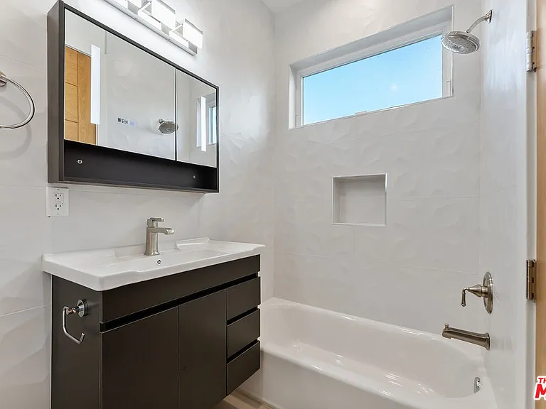 3932 Minerva Ave — Photo 27