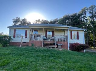 663 Rabbit Ridge Dr, Lexington, NC 27292