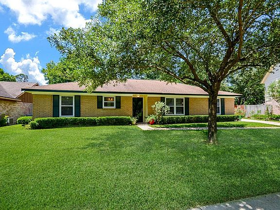 3rd image of 13943 Ivymount Dr