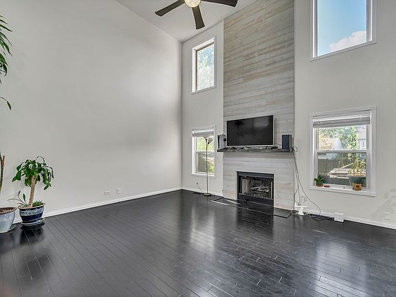 2nd image of 119 E Aspen Cir