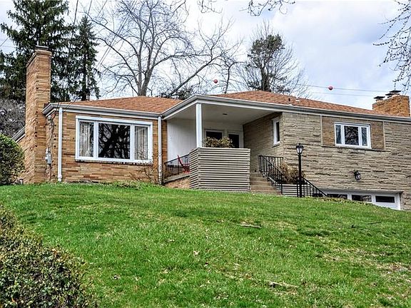 2nd image of 976 Lakemont Dr
