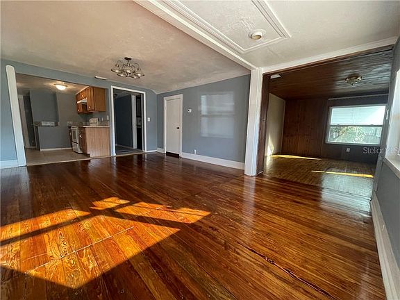 4th image of 5555 31st St N