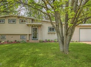 2466 Northville Dr NE, Grand Rapids, MI 49525