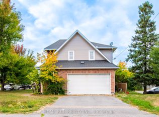 46 Saint Helens Pl, Ottawa, ON K2G 2P1