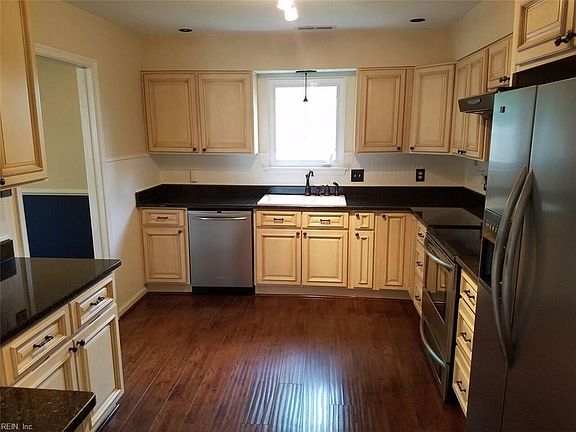 4th image of 5009 Meadow Pines Pl