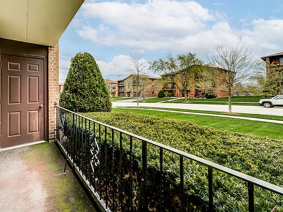 4th image of 7932 Paxton Ave #1B