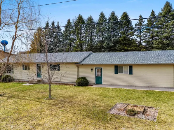21 Primrose Cir, Clintonville, WI 54929