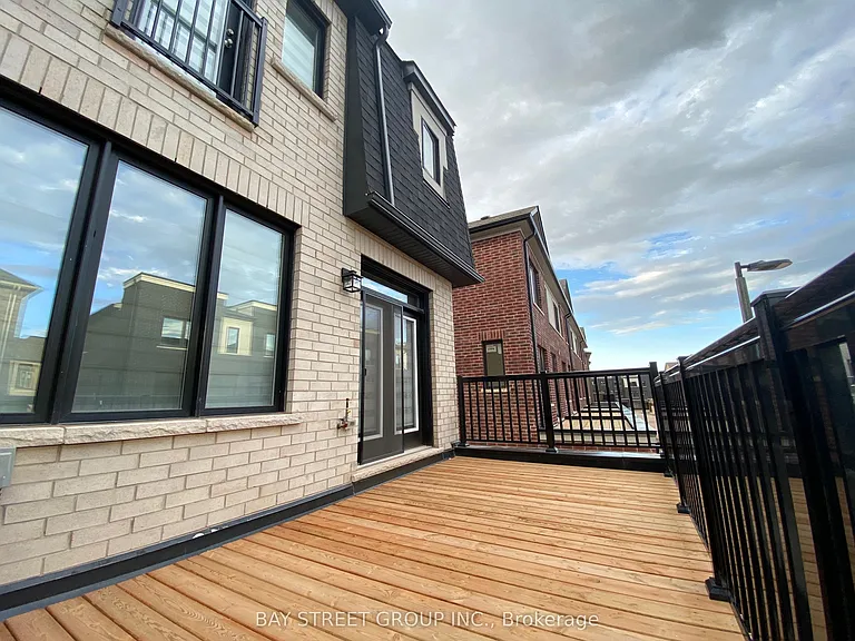 1362 William Halton Pkwy W — Photo 19