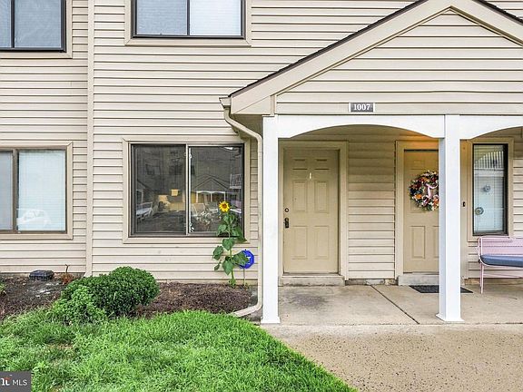 4th image of 1007 Gregorys Way