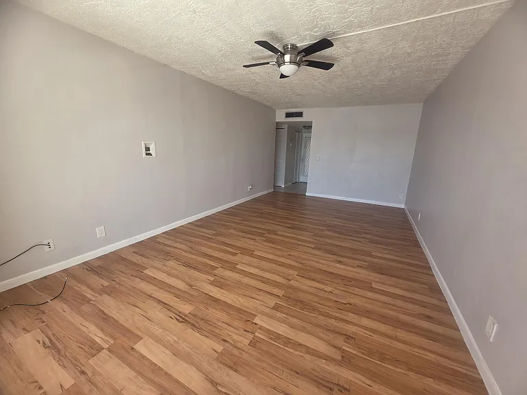 2851 Somerset Dr #208 — Photo 6