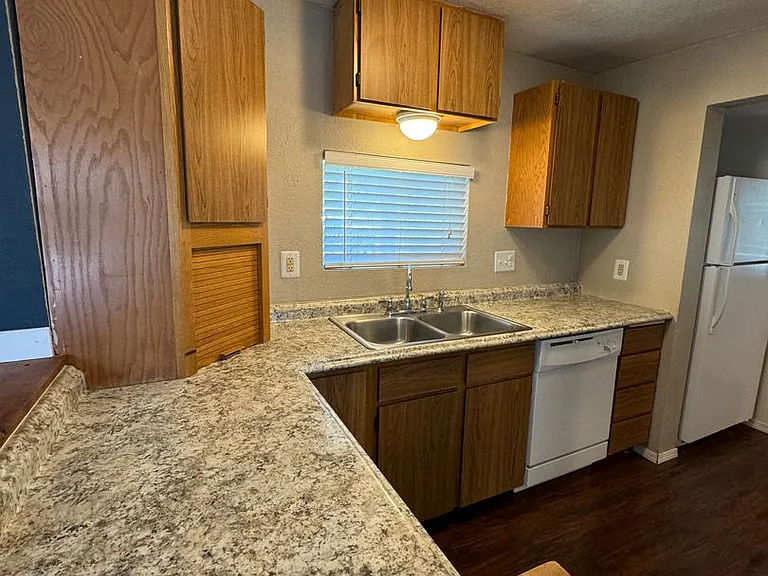 1503 Delta St #A — Photo 8
