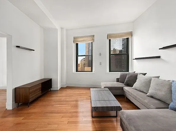 120 Greenwich St APT 10A, New York, NY 10006