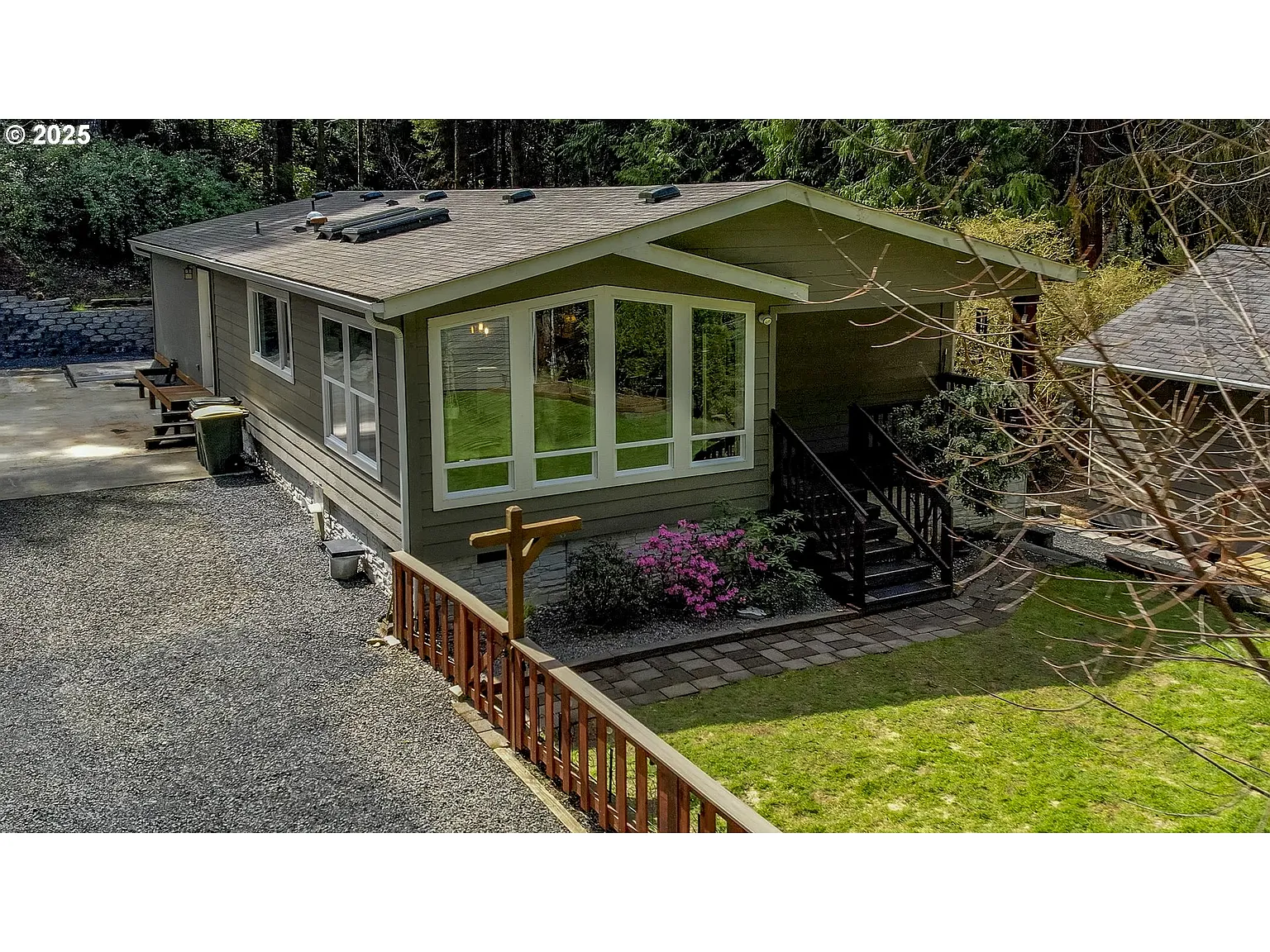 5568 Woahink Dr photo 1