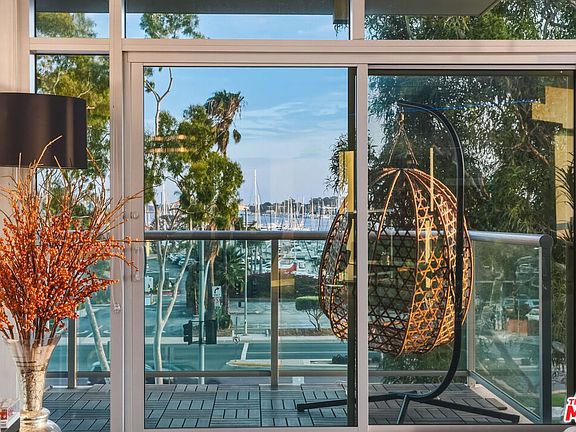 4th image of 13700 Marina Pointe Dr Unit 305