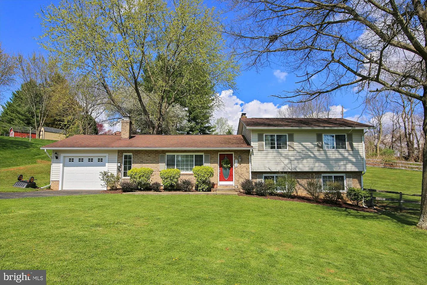 8595 Mansfield Ct photo 1