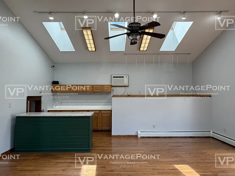 447 S Commercial St #1 — Photo 18