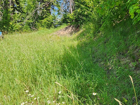 5th image of 10 E Black Lake Rd