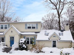 25 Bennett Ave, Huntington Station, NY 11746