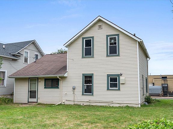 2nd image of 204 Harriman Ave S