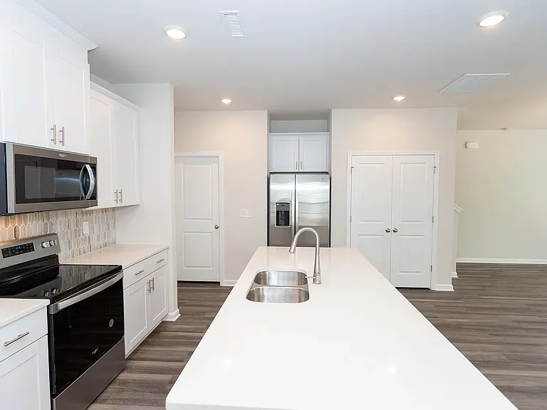 224 Brook Farm Ln — Photo 8