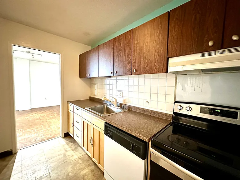 1 E University Pkwy #906 — Photo 11