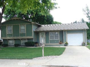 2512 Stagecoach Rd, Grand Island, NE 68801