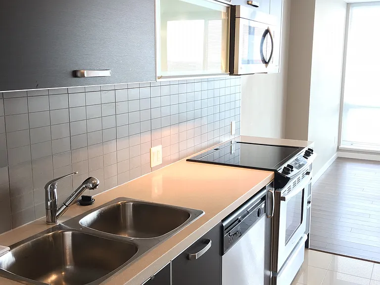 9981 Whalley Blvd #1205 — Photo 4