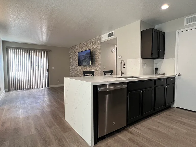 7570 Flamingo Rd #255 — Photo 5