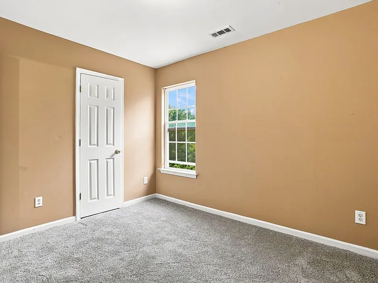926 Oakshire Cir — Photo 33